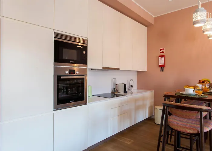 Hostee - Sublime 2Br Apt On Restauradores Sq *