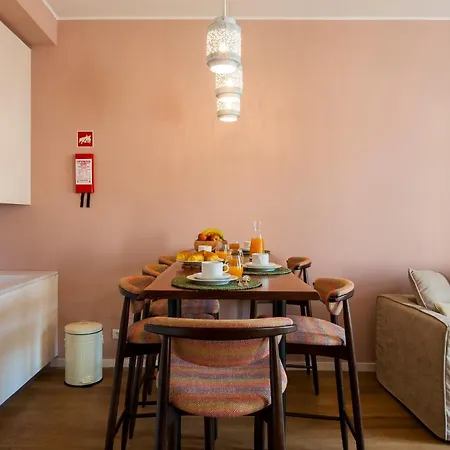 Apartman Hostee - Sublime 2br On Restauradores Sq *