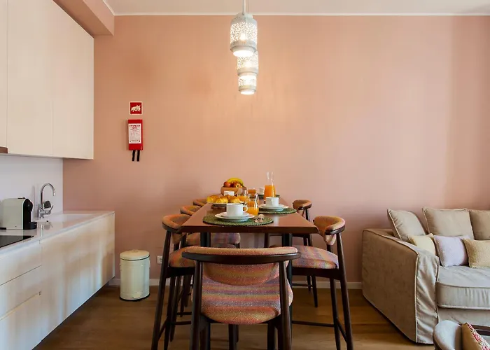 Apartman Hostee - Sublime 2br On Restauradores Sq *