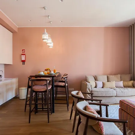 Hostee - Sublime 2br On Restauradores Sq 아파트 리스본