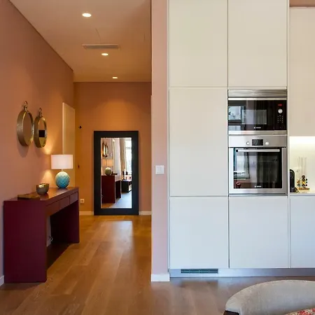 Joivy Sublime 2br On Restauradores Square Nearby Rossio Station 리스본