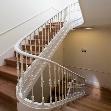 Joivy Sublime 2br On Restauradores Square Nearby Rossio Station * 리스본