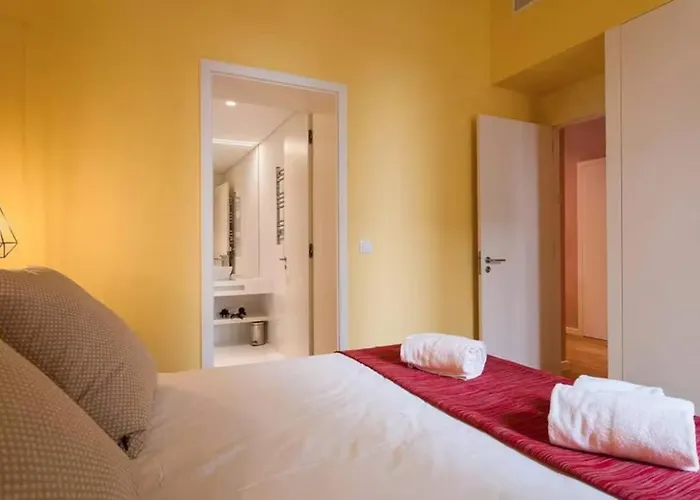 Hostee - Sublime 2br On Restauradores Sq Apartment