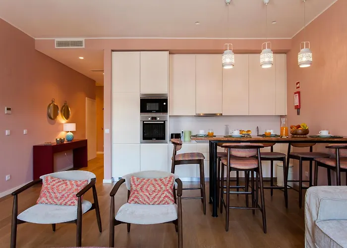 Hostee - Sublime 2Br Apt On Restauradores Sq *