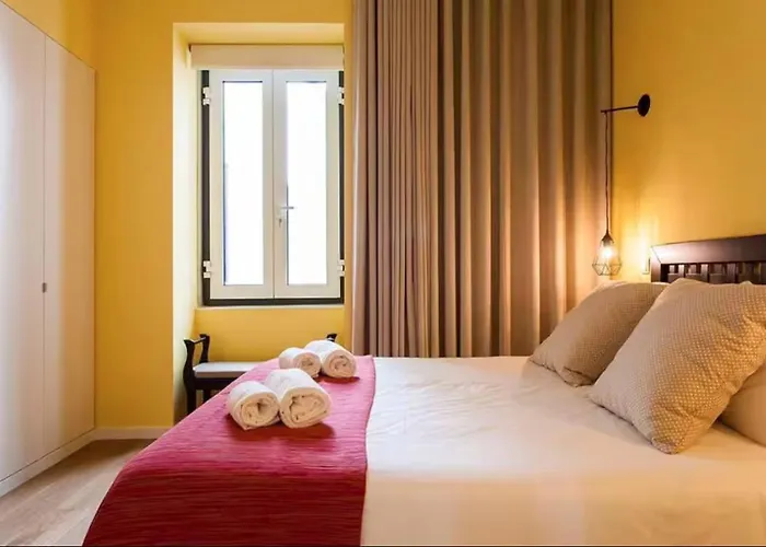 דירה Hostee - Sublime 2br On Restauradores Sq *