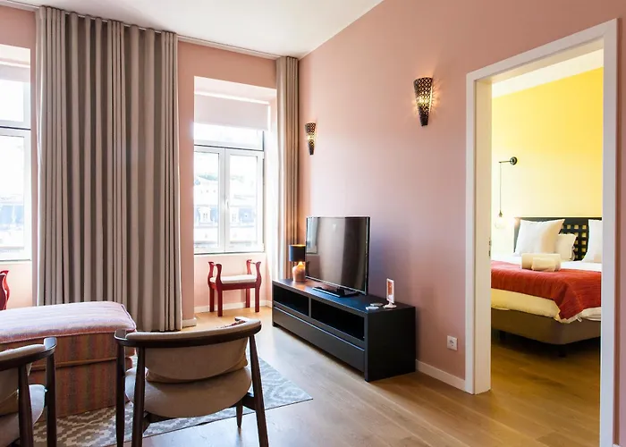 Hostee - Sublime 2br On Restauradores Sq